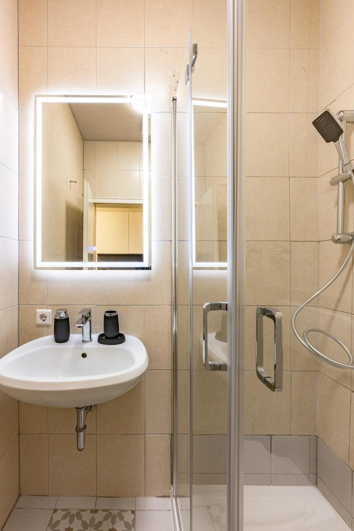 Ground-floor In Pberg Berlin